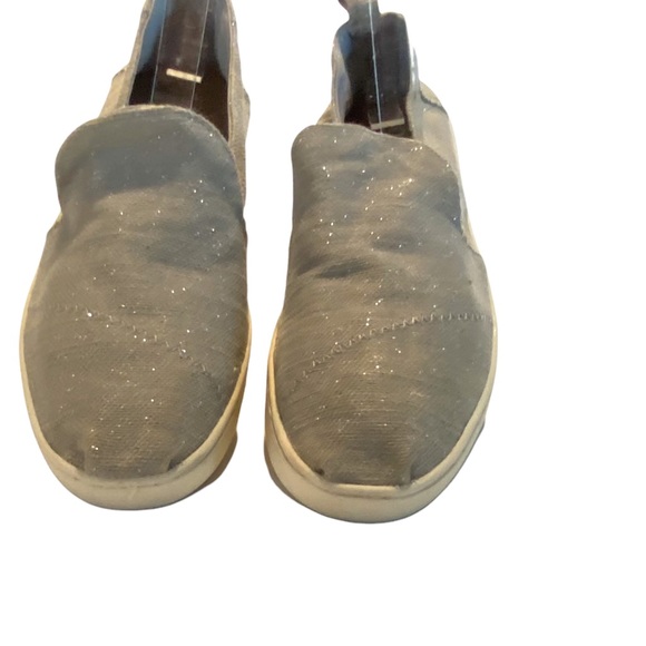 🔴 5/$45 SALE 🔴 TOMS | Gray Sparkle slip ons - Picture 7 of 12